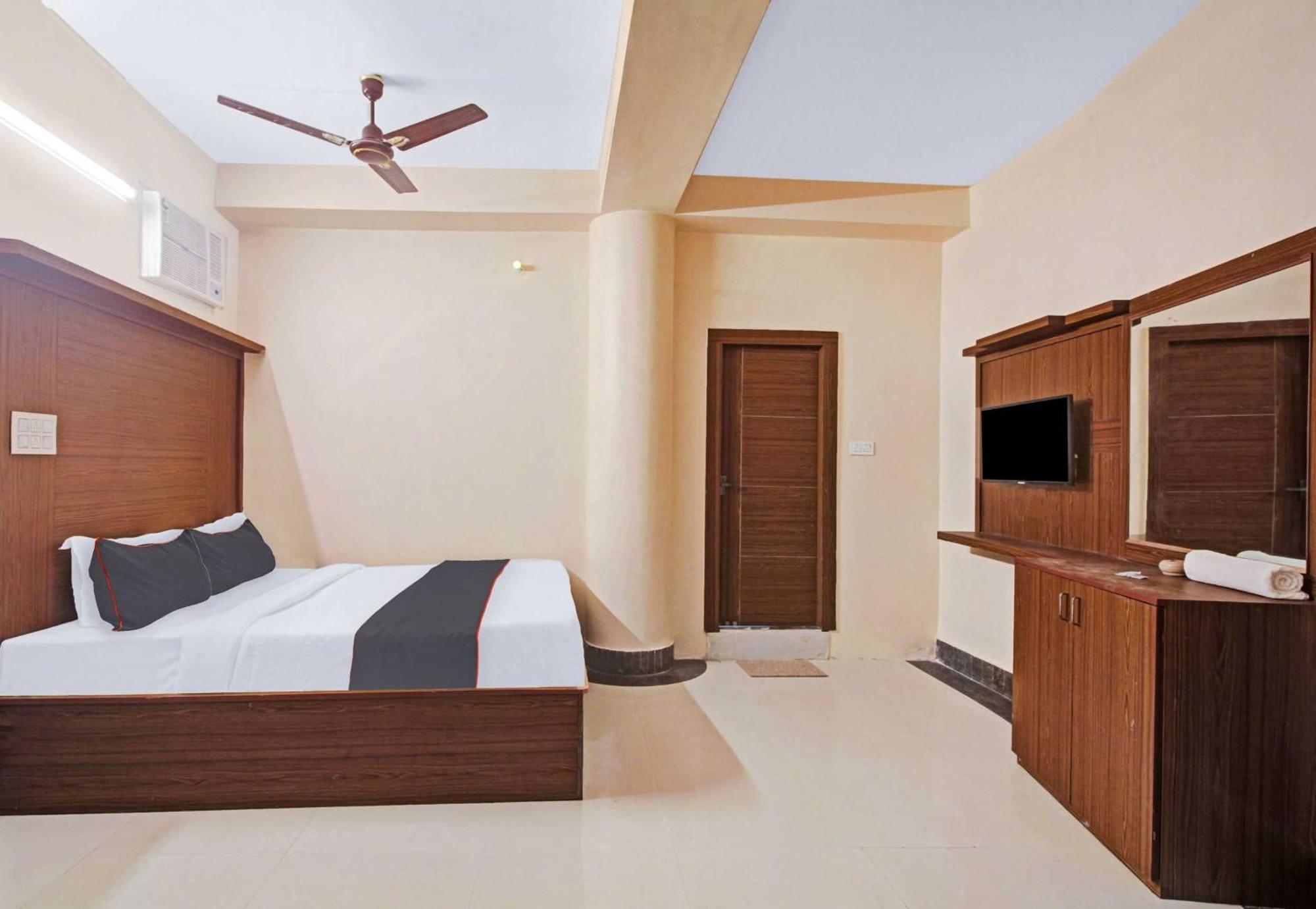 Super Collection O Hotel Aqua Villa Near Netaji Subhash Chandra Bose International Airport Gauripur  Exteriör bild